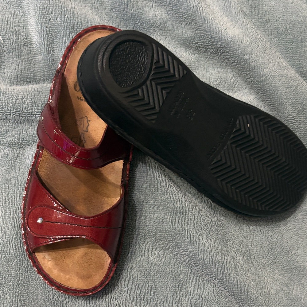 Finn Comfort Red Leather Footwear size 38/7.5